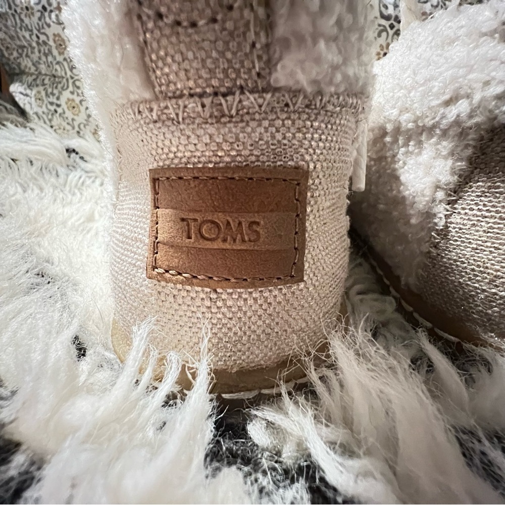 Toms Natural Plush Faux Shearling Bota Metallic Lace-Up Boho Boots - Picture 3 of 10